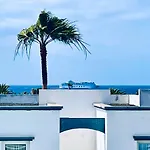 Relaxing Upper Floor Apartment- Exclusive Complex.