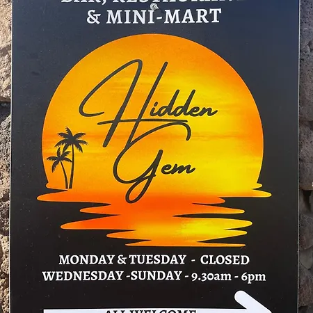 Relaxing Upper Floor Apartment- Exclusive Complex. Apartament *