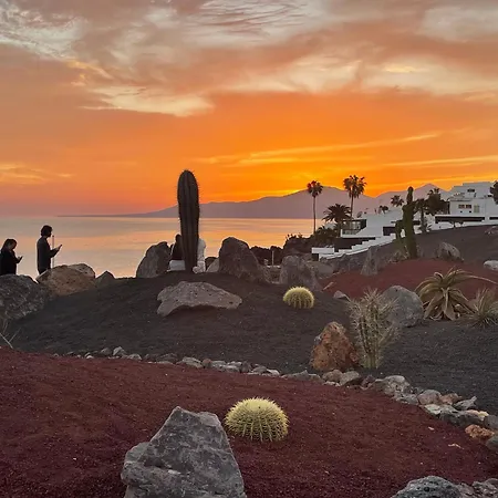 Relaxing Upper Floor Apartment- Exclusive Complex. Apartament *