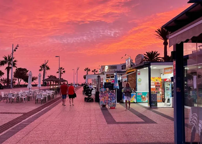 Relaxing Upper Floor Apartment- Exclusive Complex. Apartament *