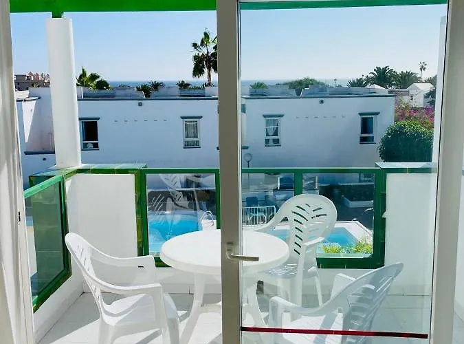 Relaxing Upper Floor Apartment- Exclusive Complex.