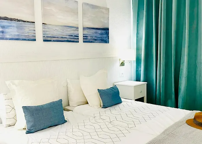 아파트 Relaxing Upper Floor Apartment- Exclusive Complex. *