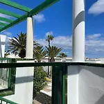 公寓 Relaxing Upper Floor Apartment- Exclusive Complex. *